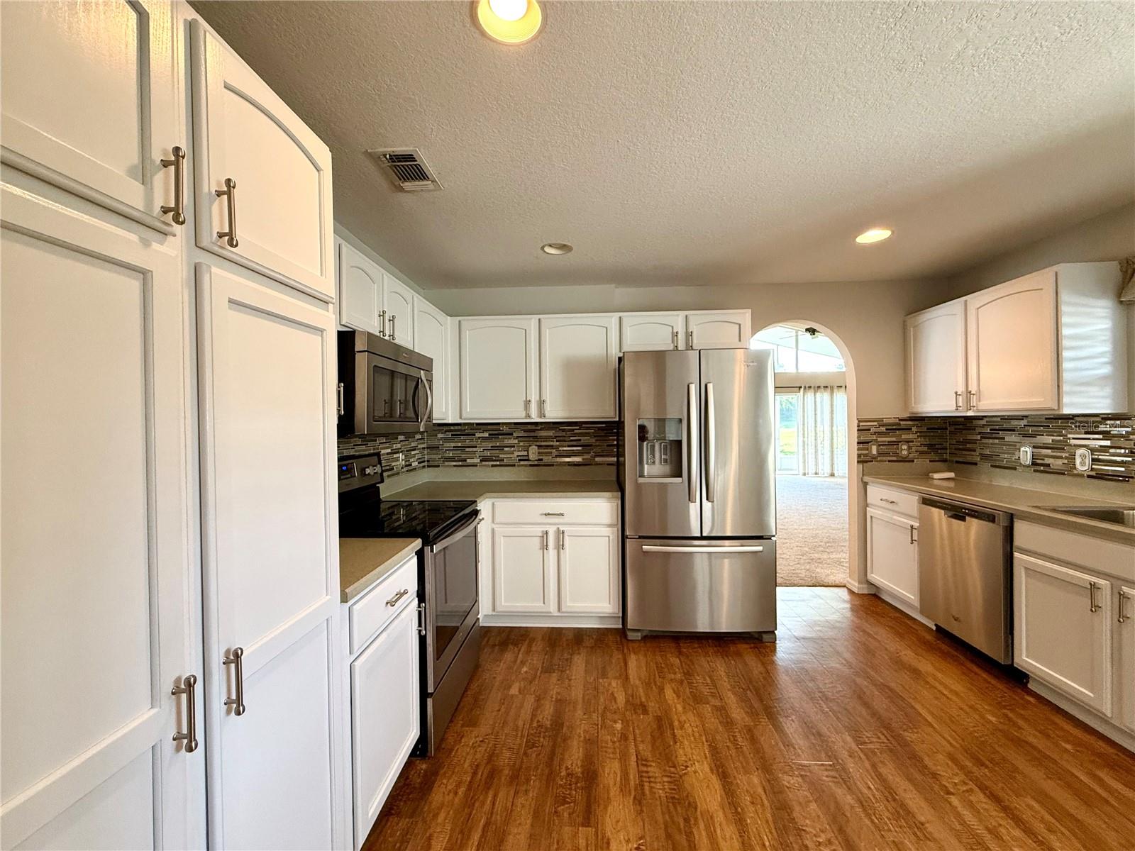 Image 14 of 52 For 15235 14th Avenue Road