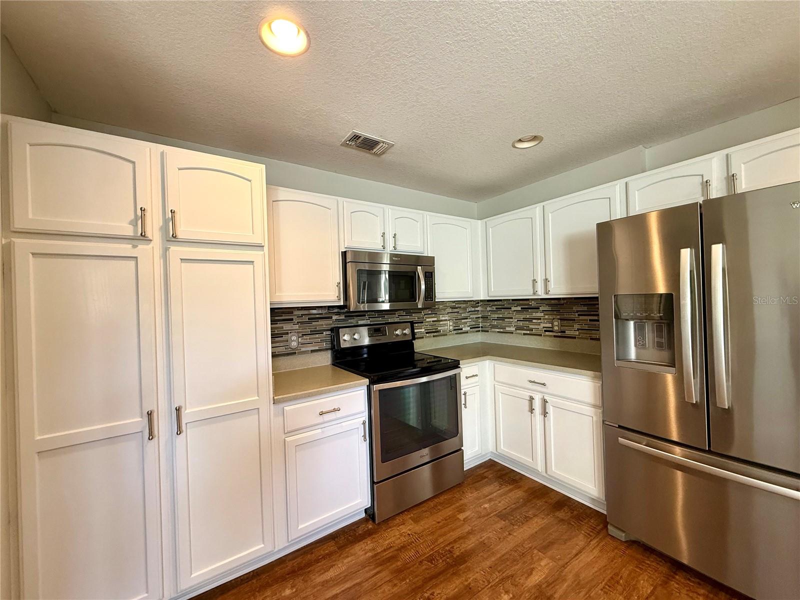 Image 17 of 52 For 15235 14th Avenue Road