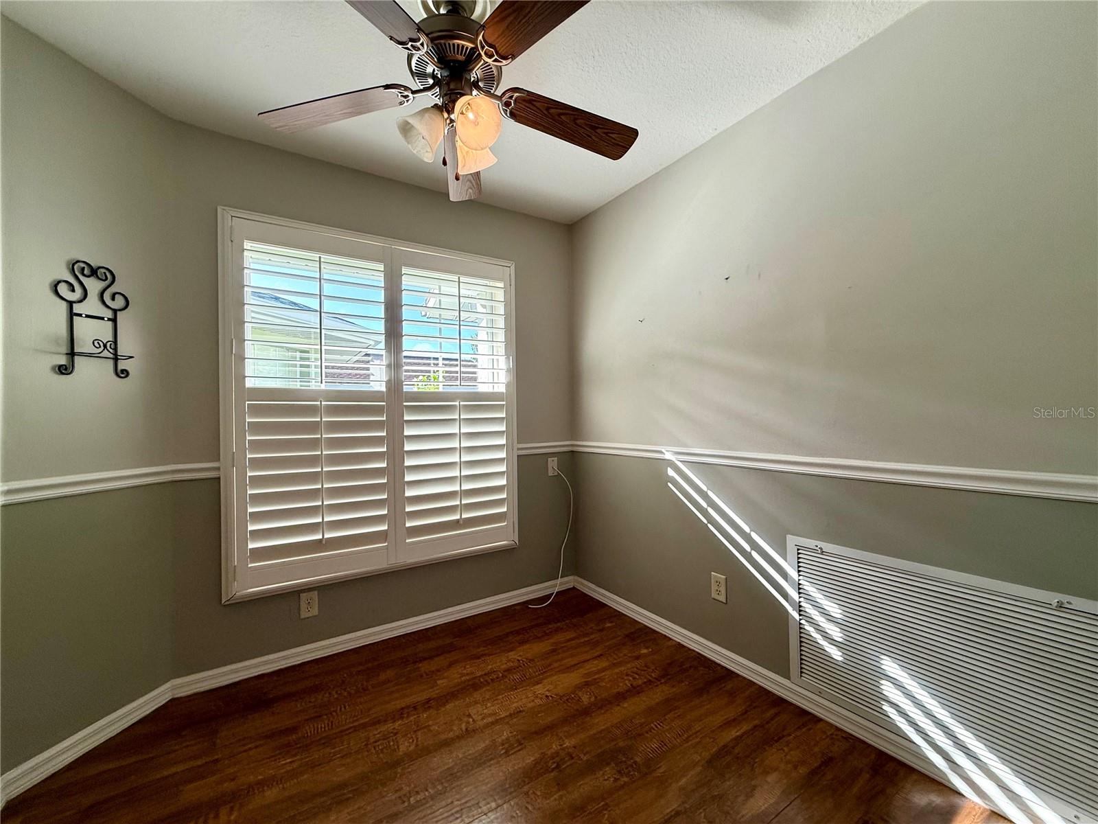 Image 20 of 52 For 15235 14th Avenue Road