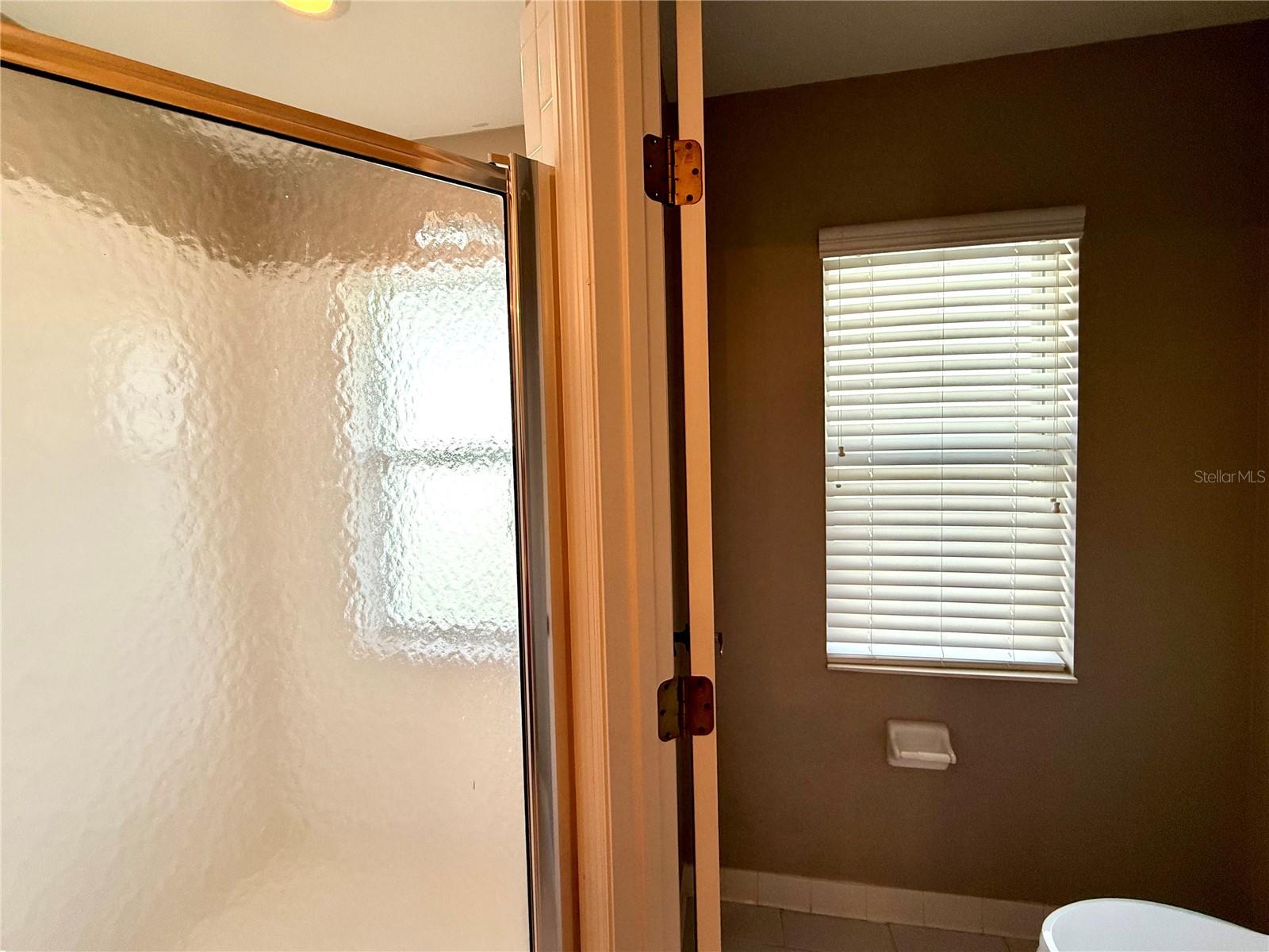 Image 25 of 52 For 15235 14th Avenue Road