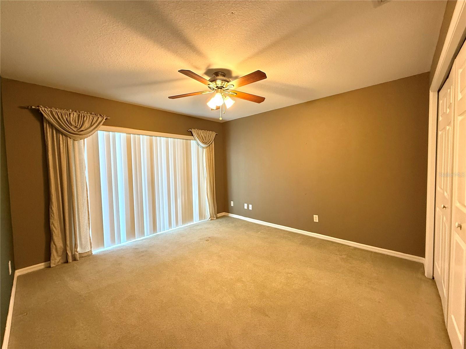 Image 28 of 52 For 15235 14th Avenue Road