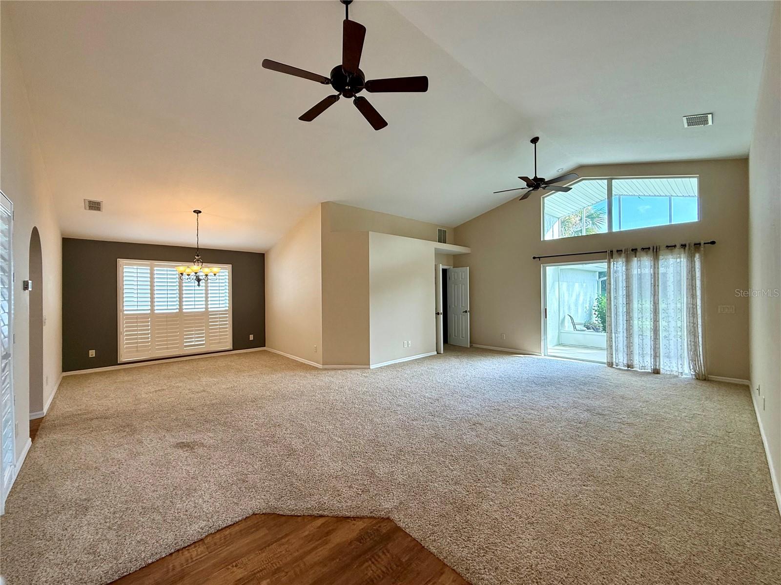 Image 7 of 52 For 15235 14th Avenue Road