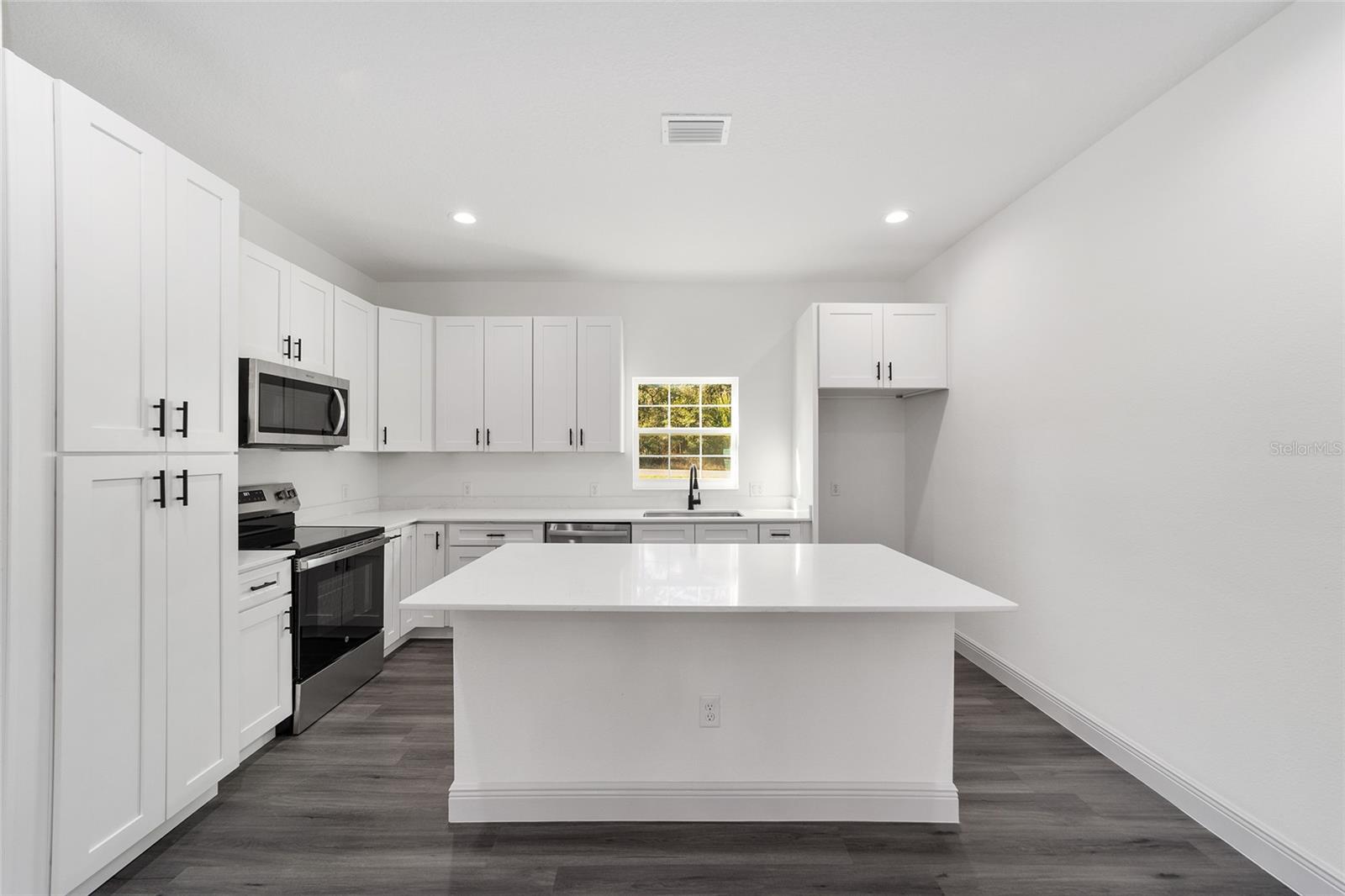 Image 13 of 50 For 770 151st Court