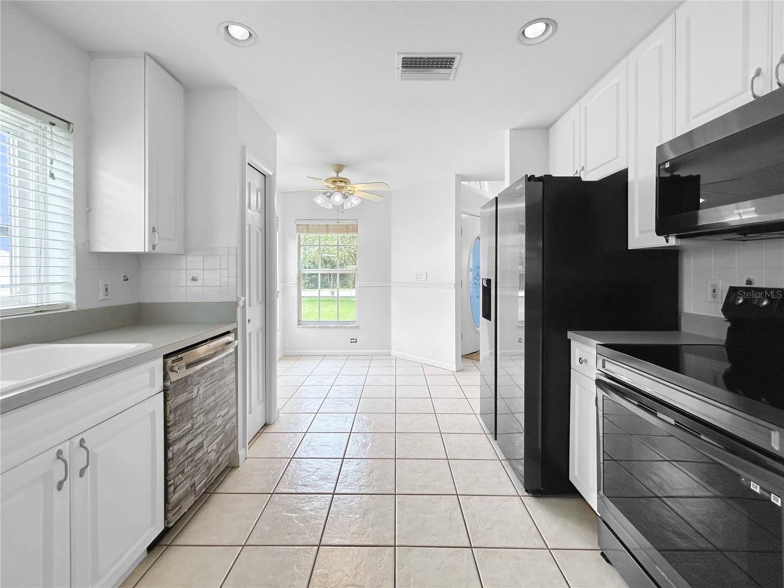 Image 17 of 40 For 6554 Gentle Ben Circle