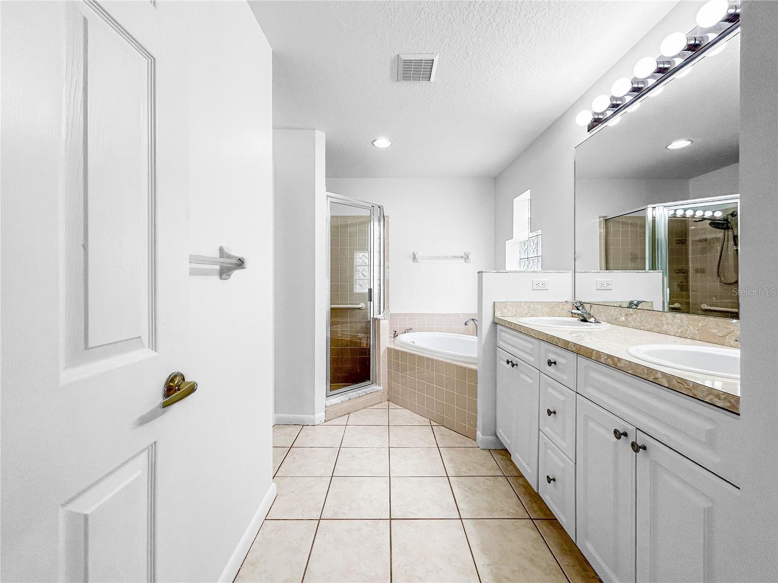 Image 26 of 40 For 6554 Gentle Ben Circle