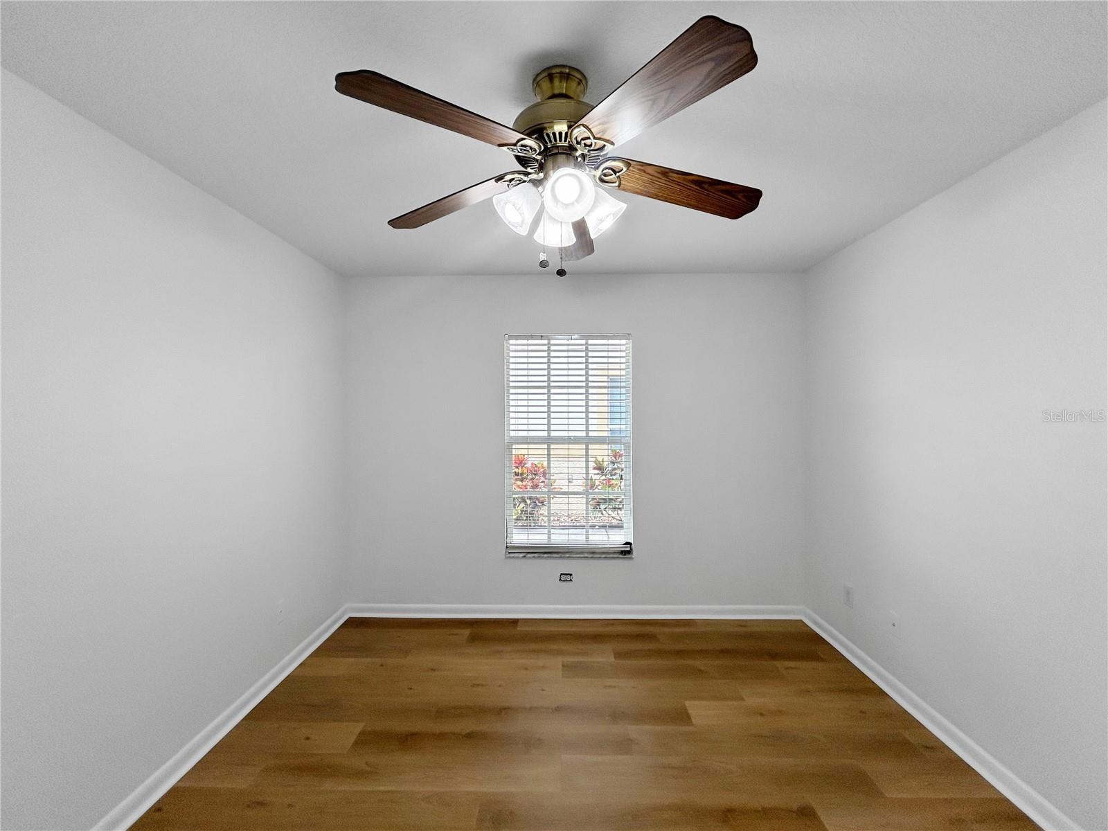 Image 31 of 40 For 6554 Gentle Ben Circle