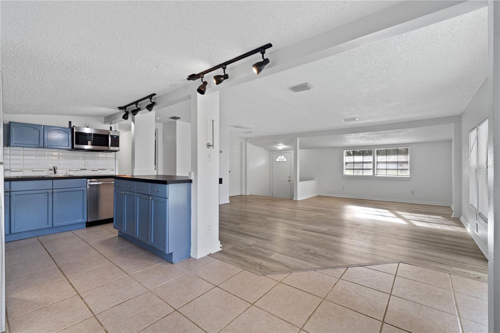 Image 4 of 10 For 3411 52nd Avenue