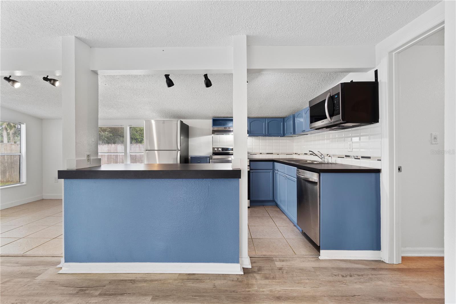 Image 5 of 10 For 3411 52nd Avenue