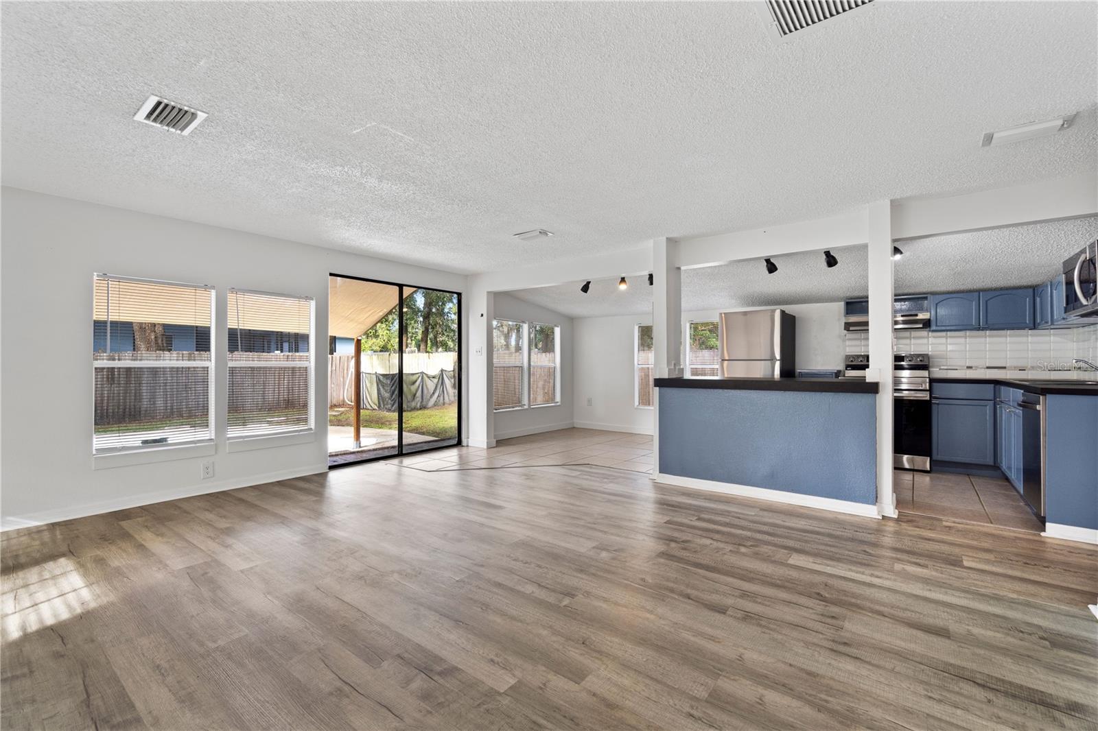 Image 6 of 10 For 3411 52nd Avenue