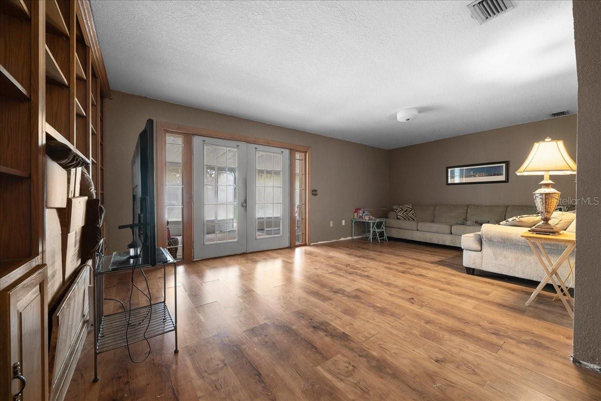 Image 14 of 43 For 4626 7th Street