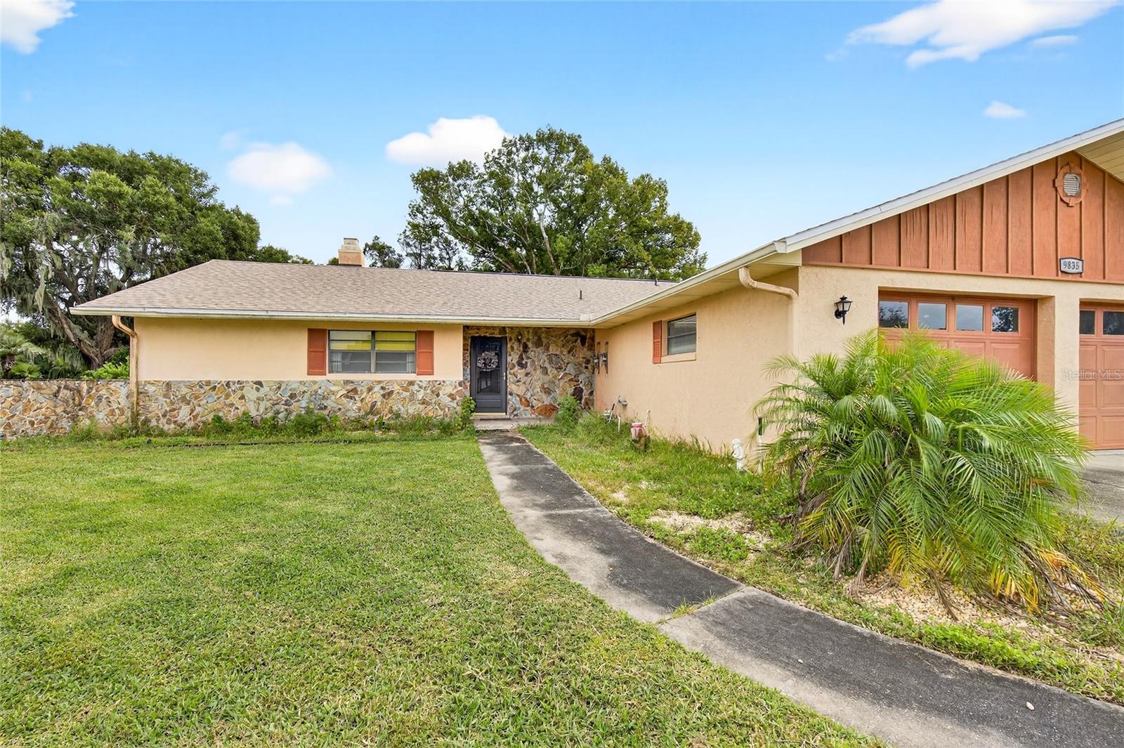 Image 3 of 42 For 9835 Wedgewood Lane