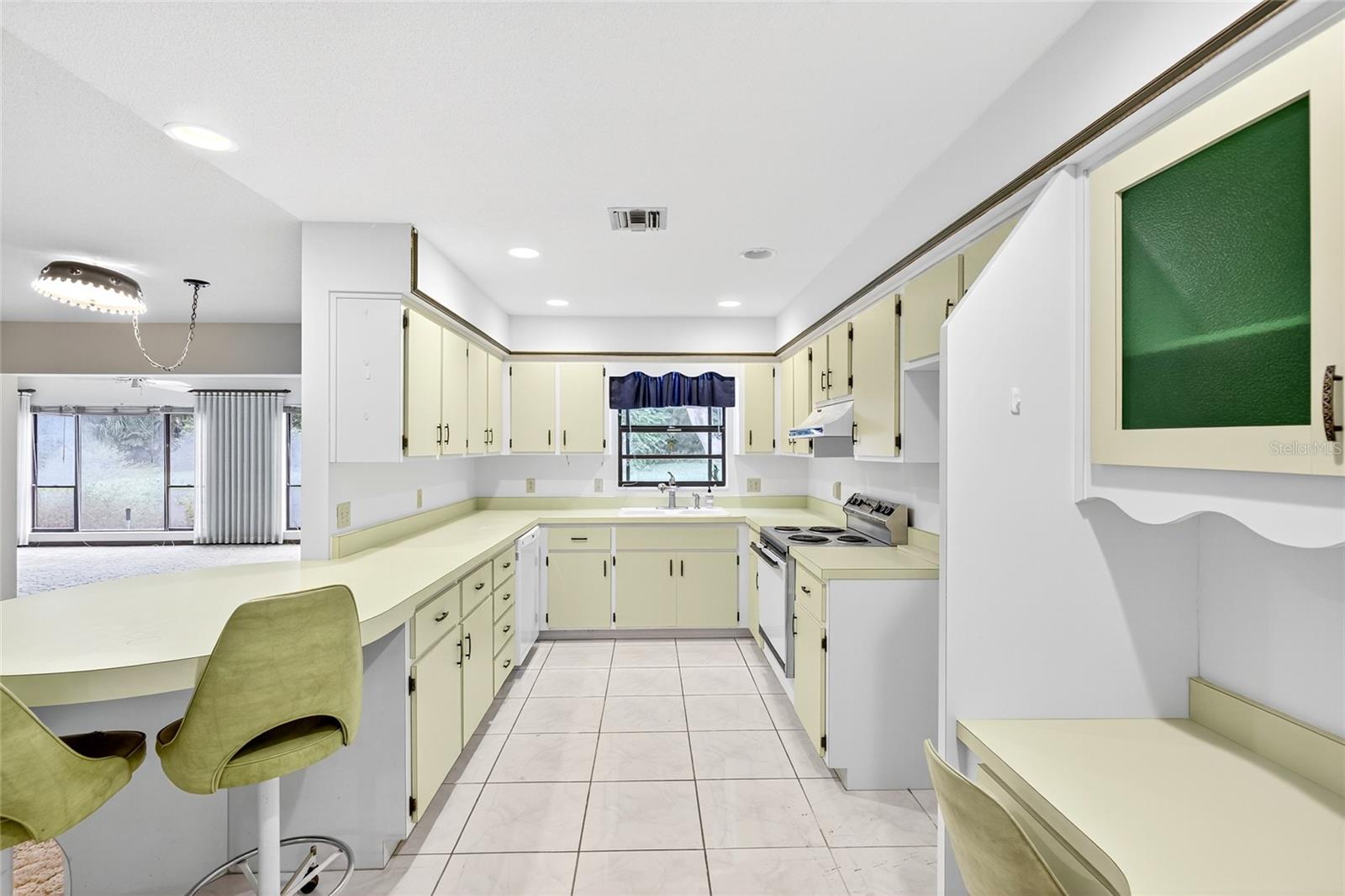 Image 8 of 42 For 9835 Wedgewood Lane
