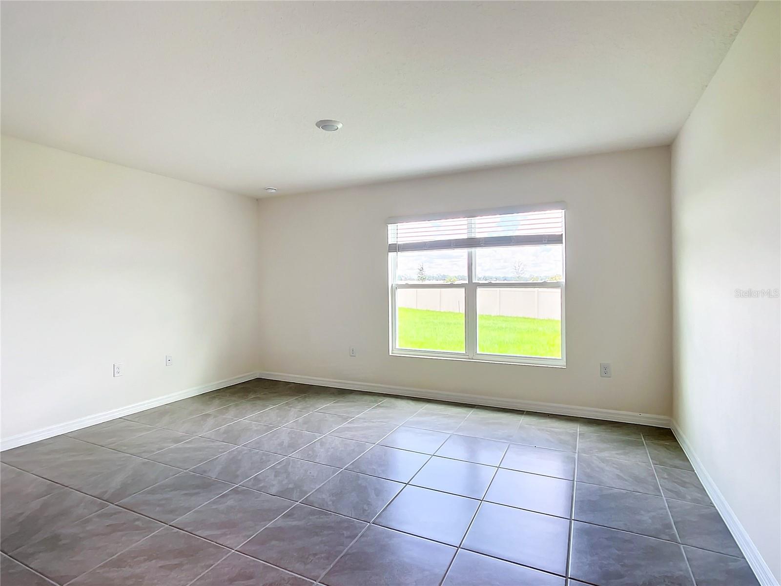 Image 15 of 48 For 8561 46 Avenue