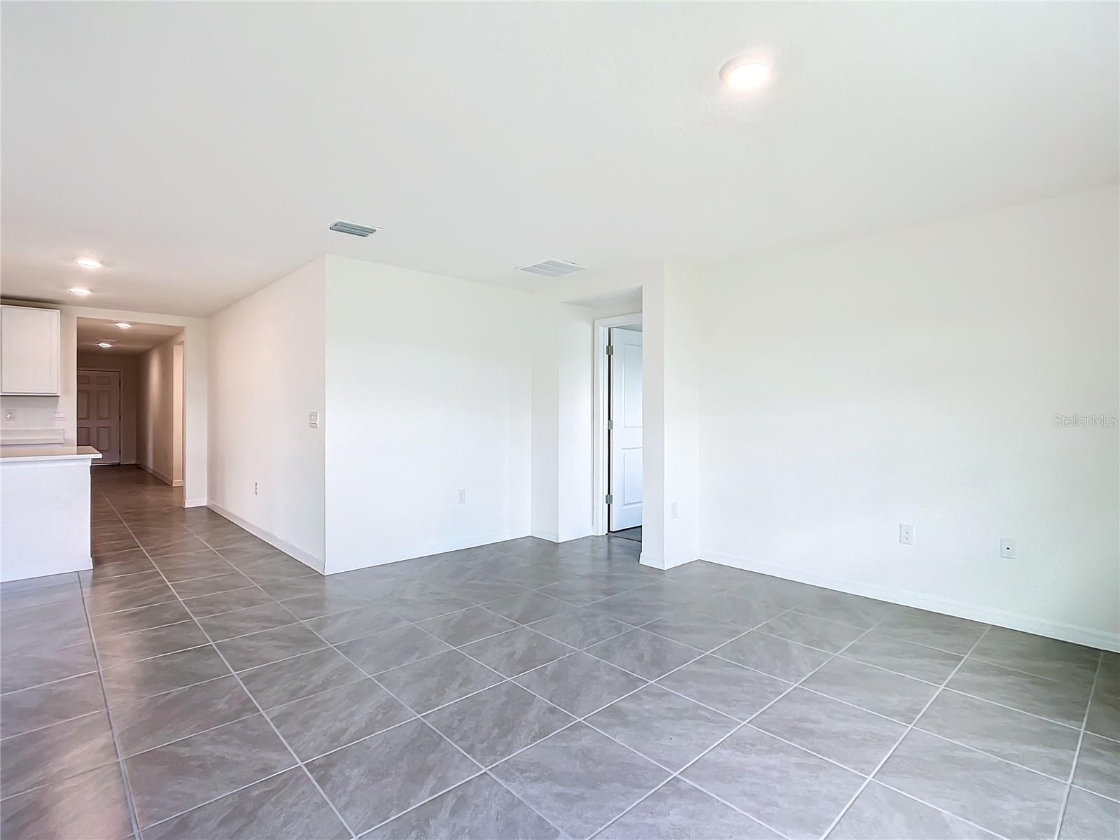 Image 17 of 48 For 8561 46 Avenue