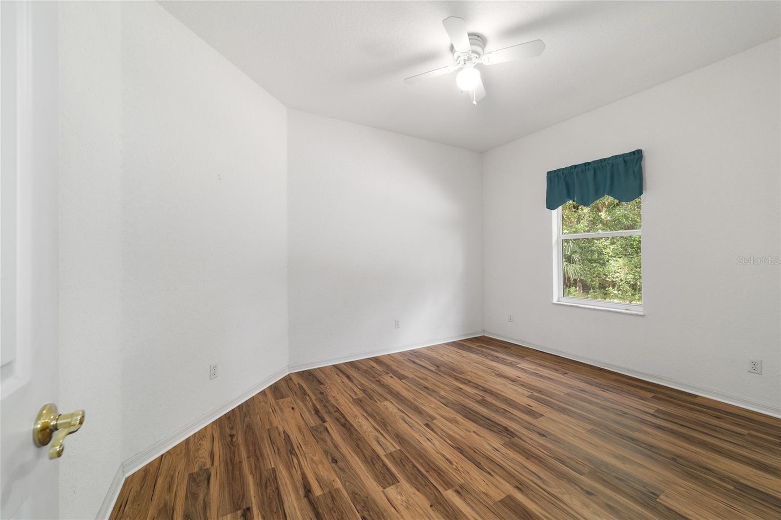 Image 41 of 77 For 21630 82nd Loop