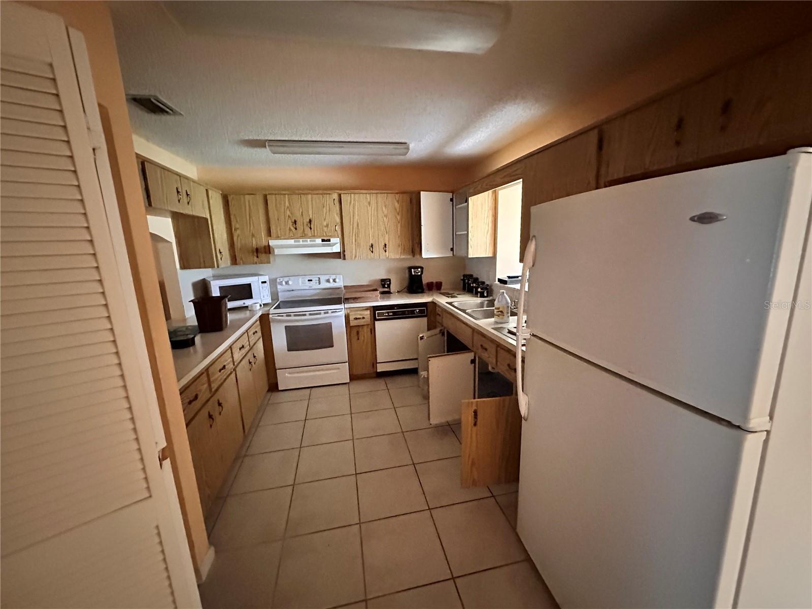 Image 10 of 16 For 8500 93rd Lane E