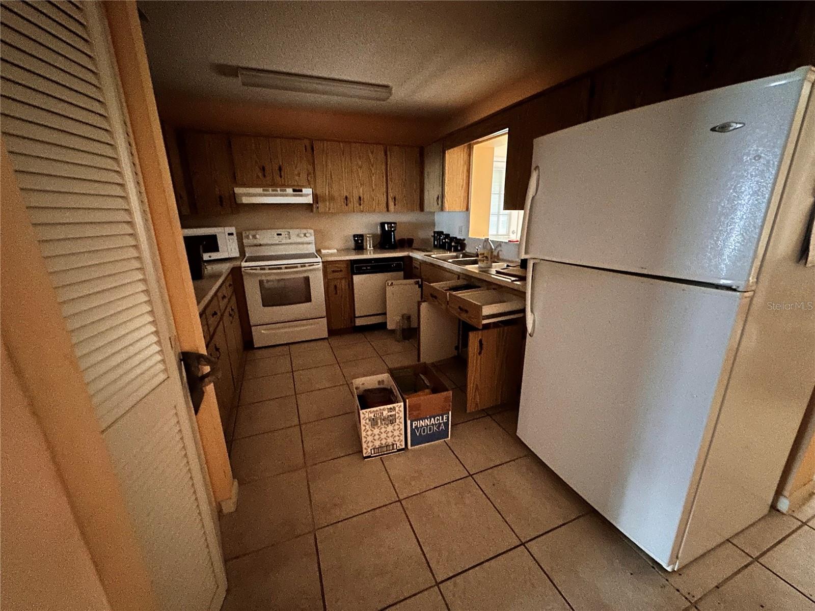 Image 13 of 16 For 8500 93rd Lane E