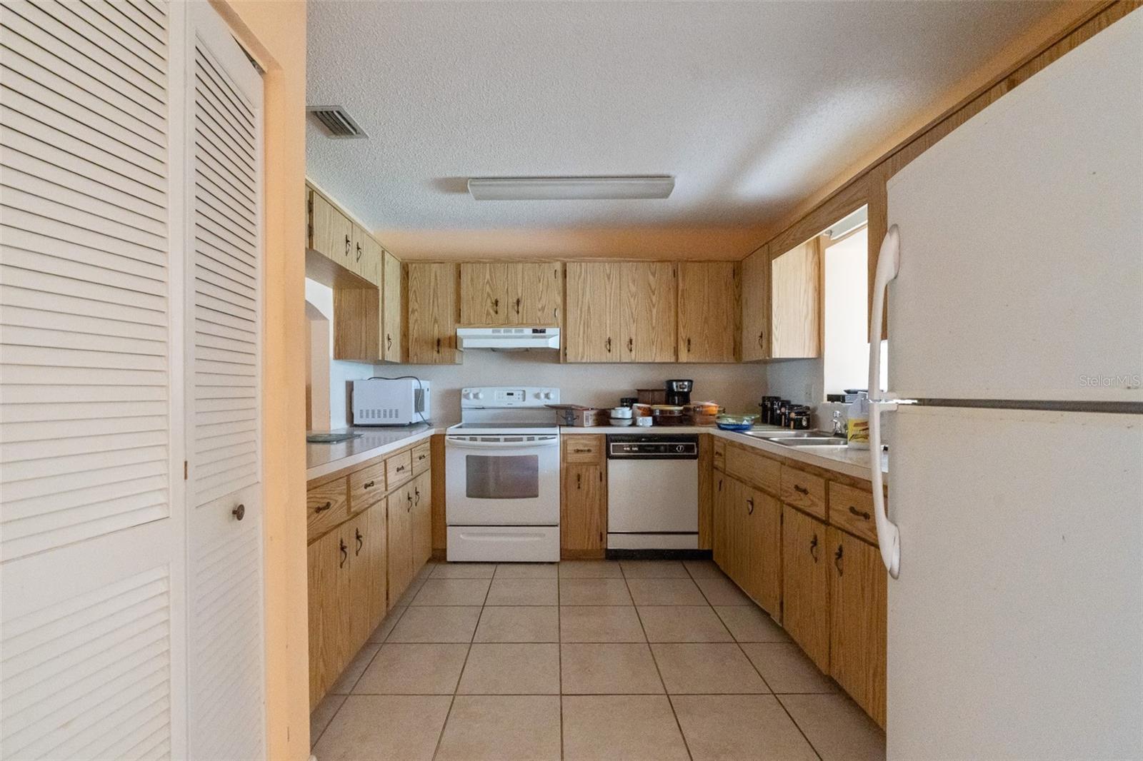 Image 17 of 26 For 8500 93rd Lane E