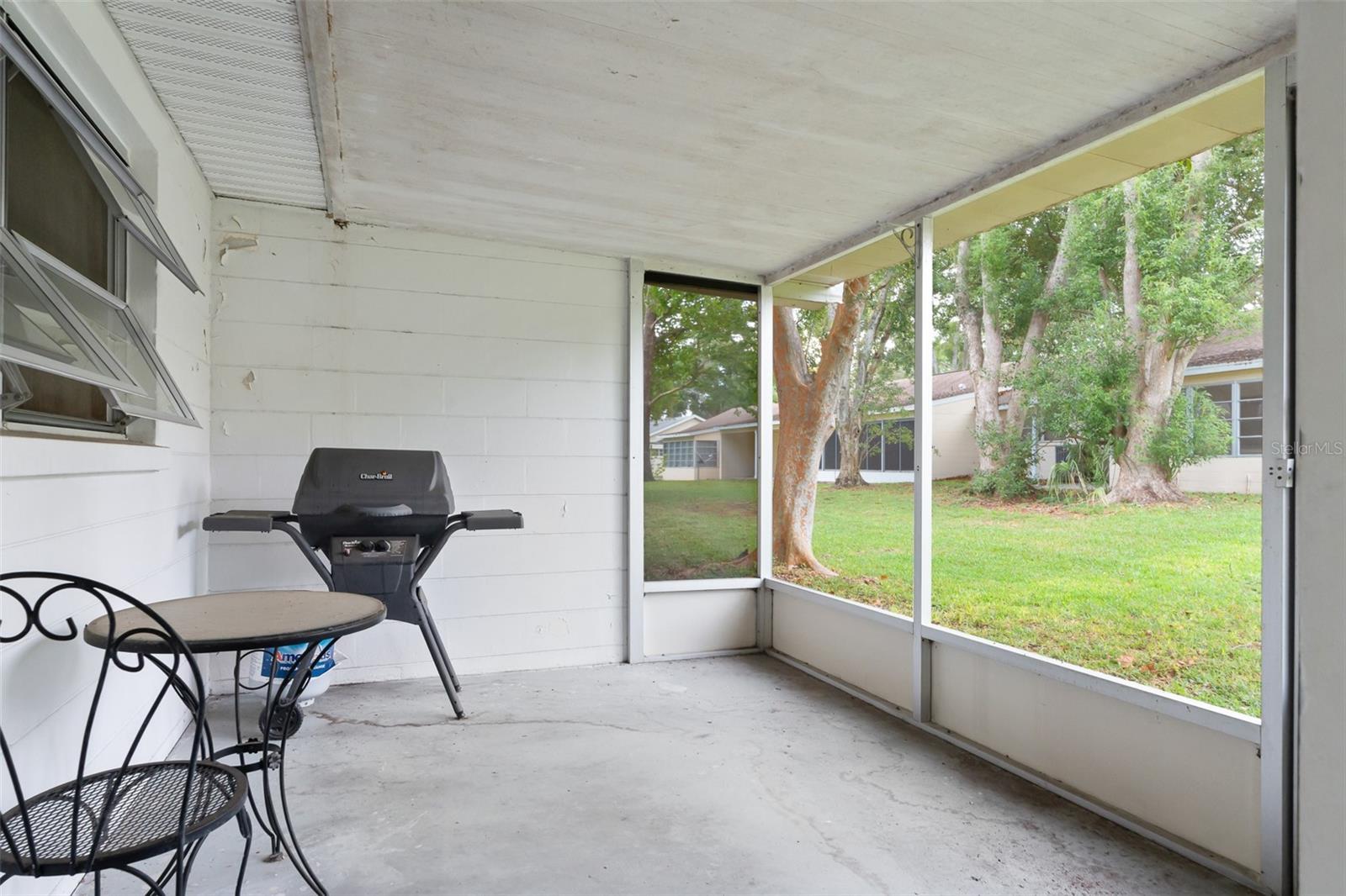Image 21 of 26 For 8500 93rd Lane E