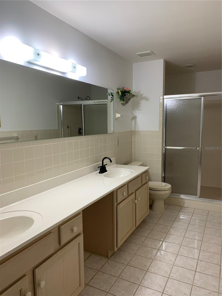 Image 21 of 31 For 8981 95th Street C