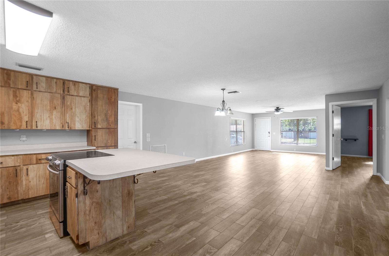 Image 12 of 41 For 220 Braemar Drive