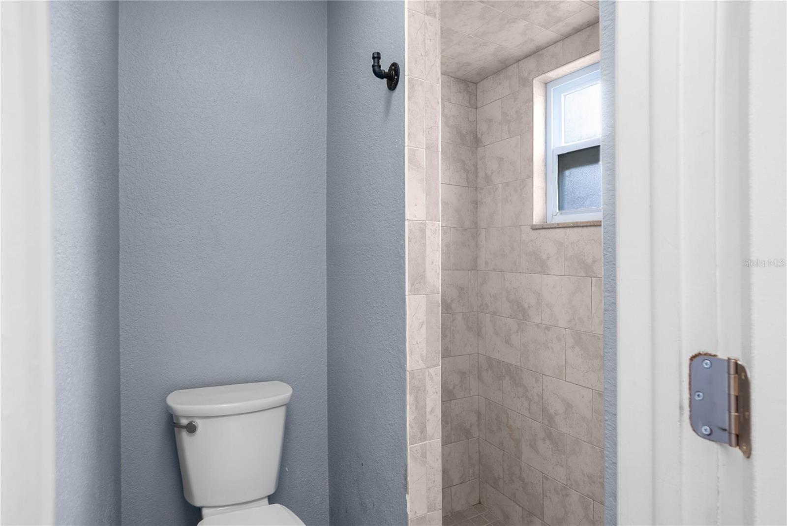 Image 16 of 41 For 220 Braemar Drive