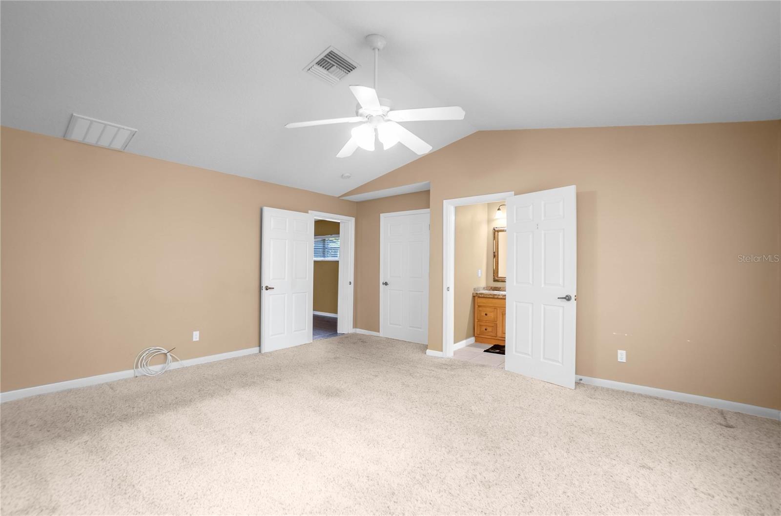 Image 23 of 41 For 220 Braemar Drive