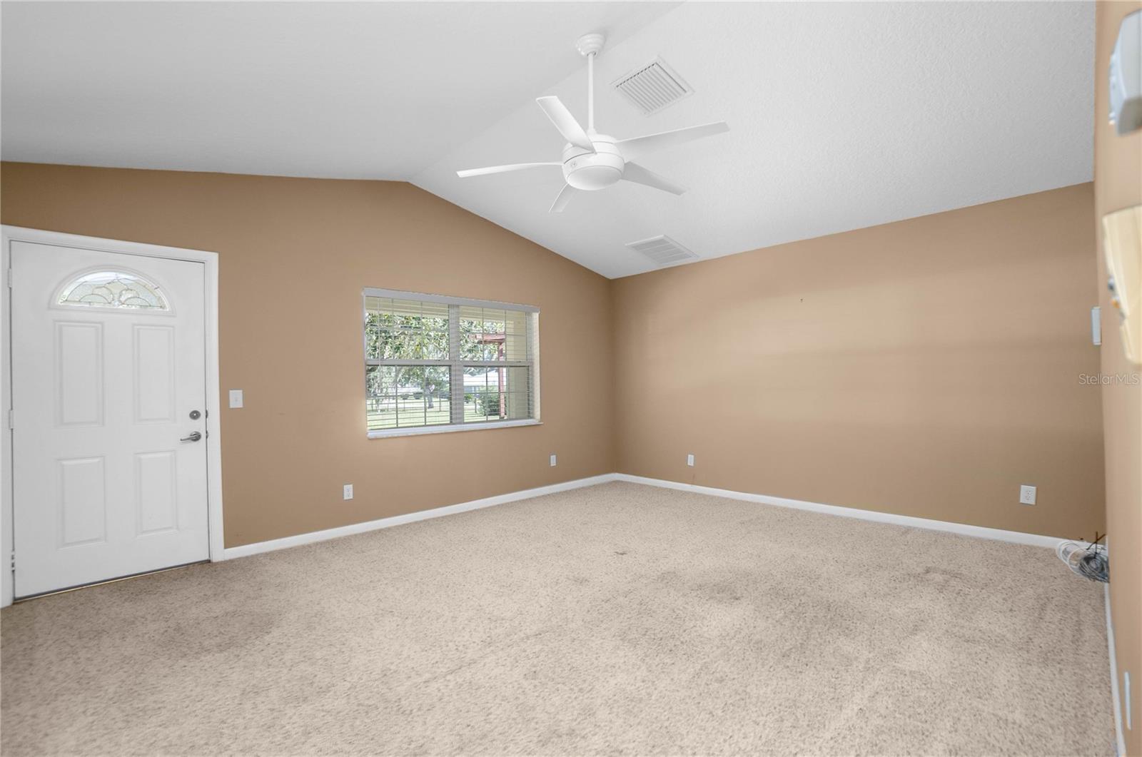Image 25 of 41 For 220 Braemar Drive