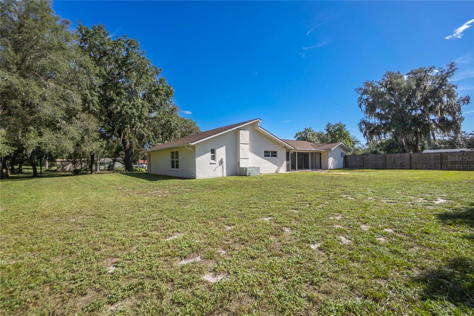 Image 33 of 41 For 220 Braemar Drive