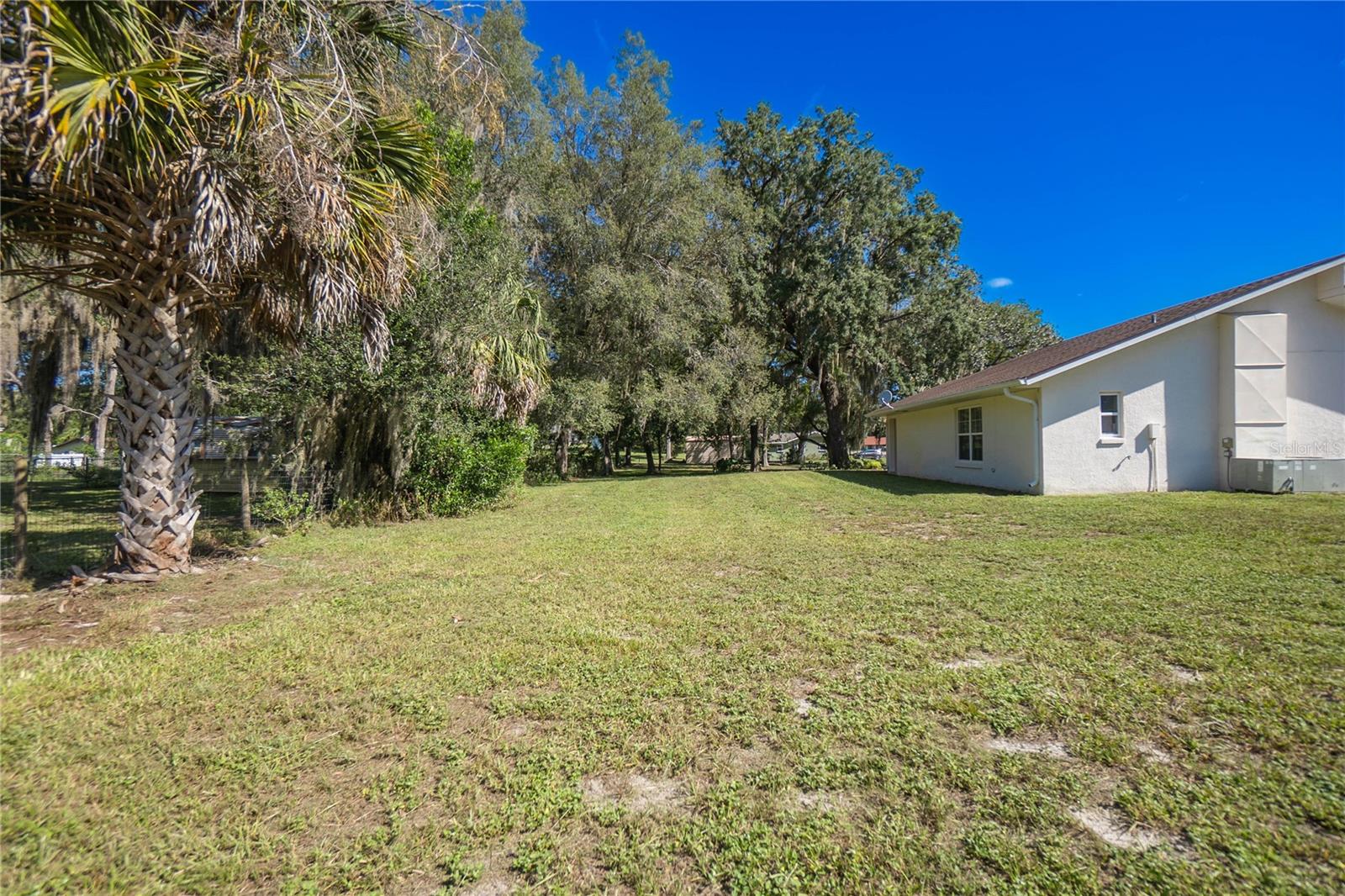 Image 35 of 41 For 220 Braemar Drive