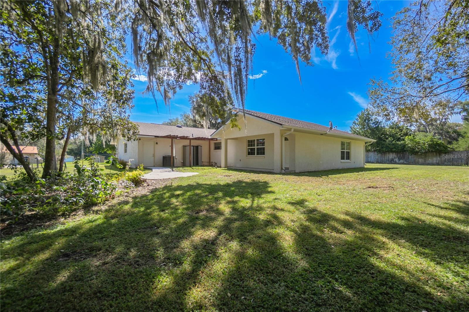 Image 36 of 41 For 220 Braemar Drive