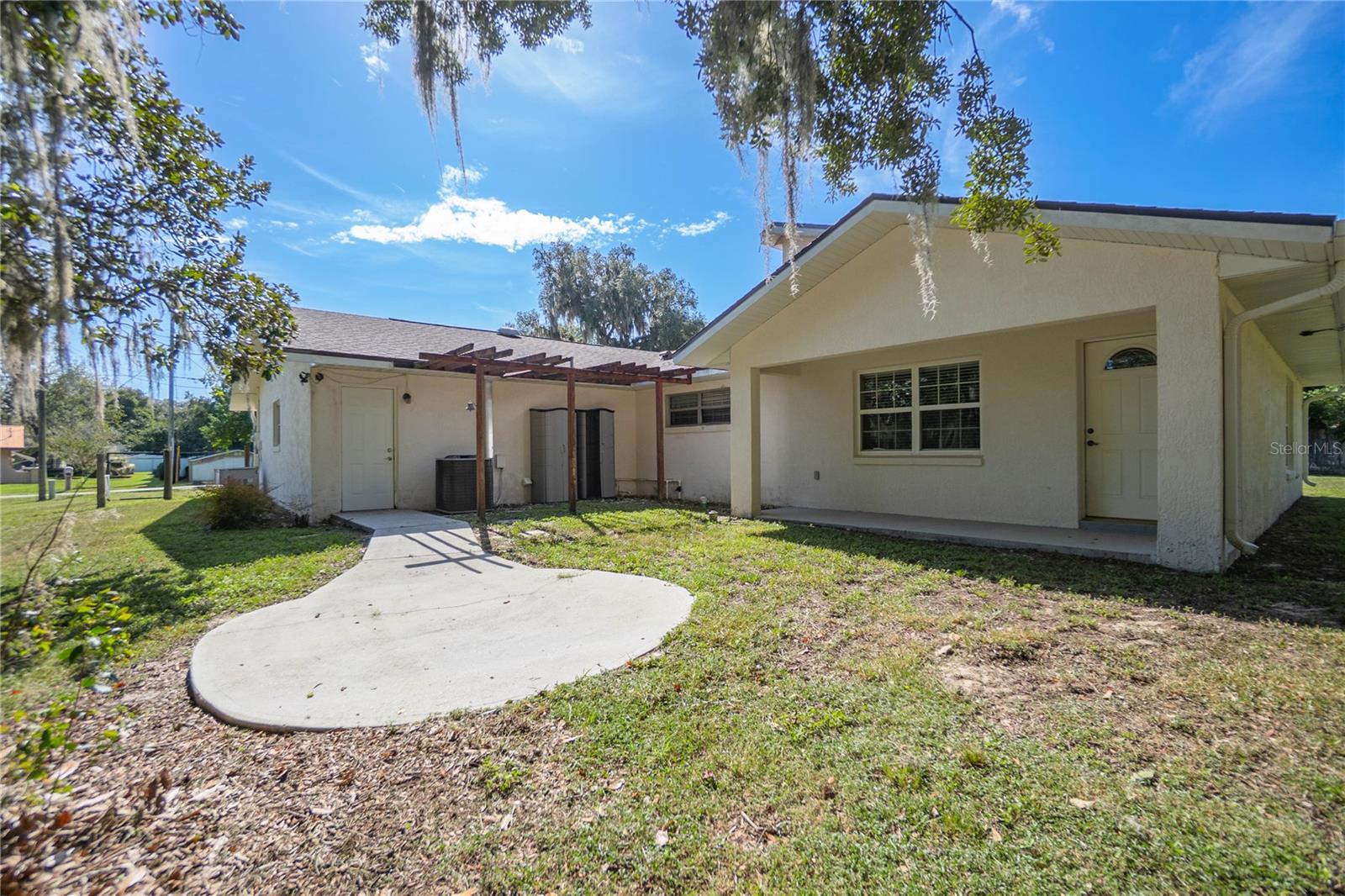 Image 39 of 41 For 220 Braemar Drive