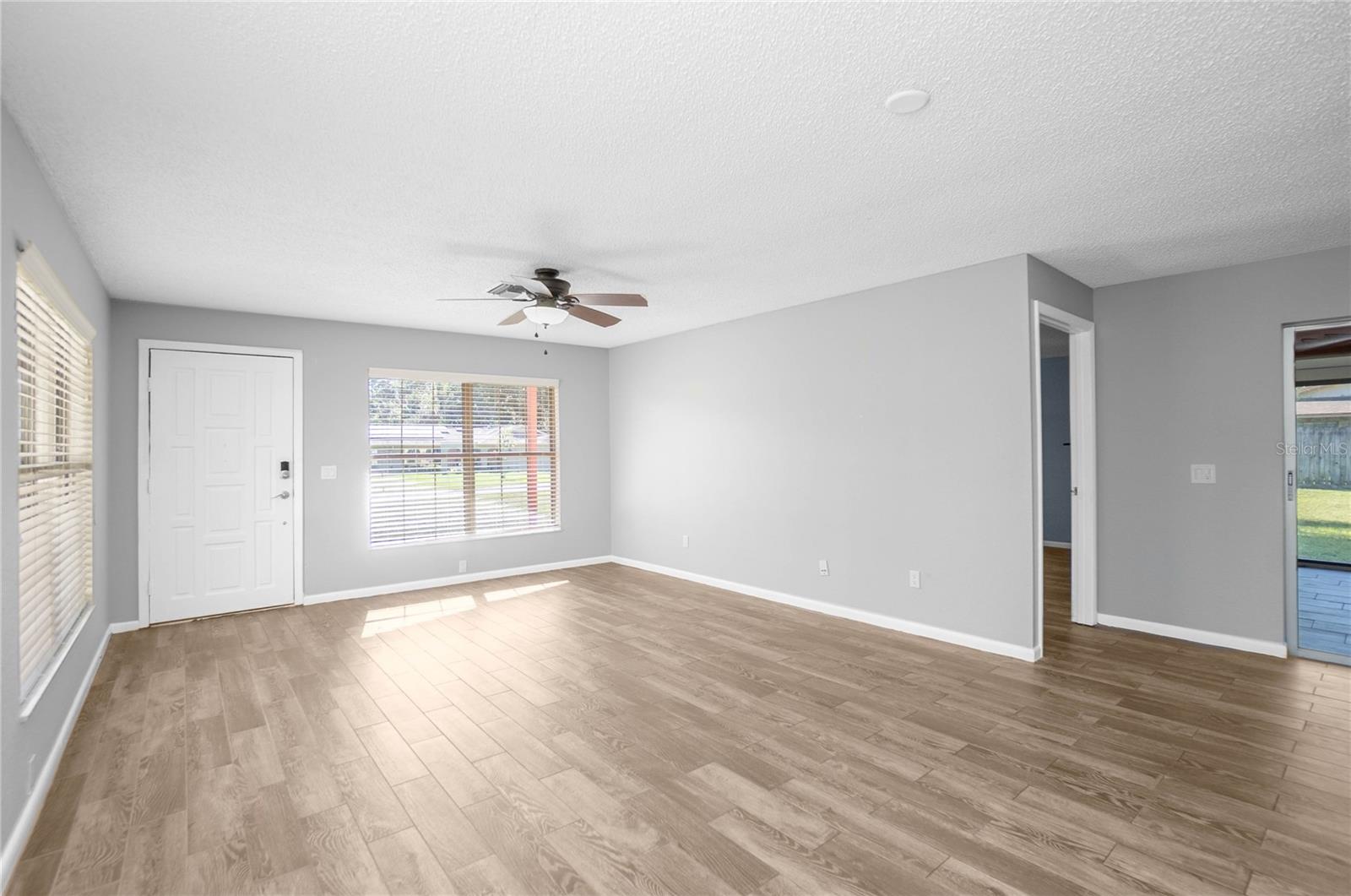 Image 4 of 41 For 220 Braemar Drive
