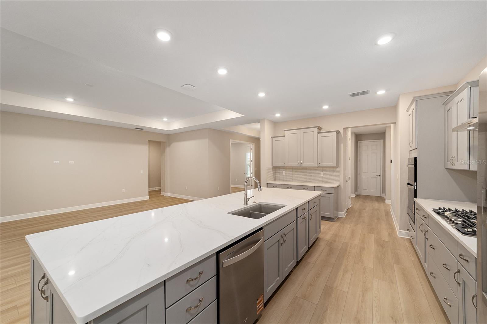 Image 16 of 47 For 10277 105th Court