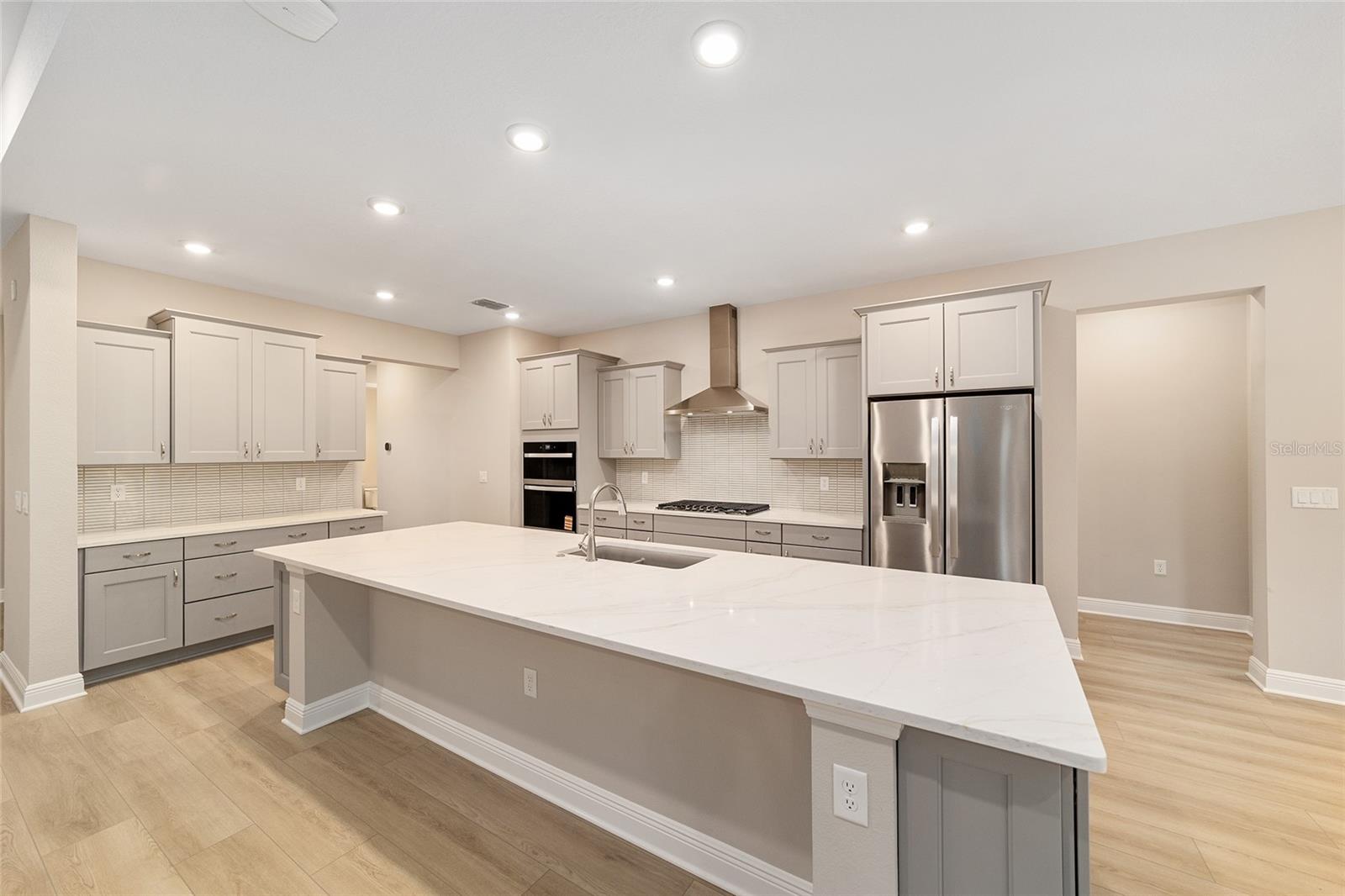 Image 17 of 47 For 10277 105th Court