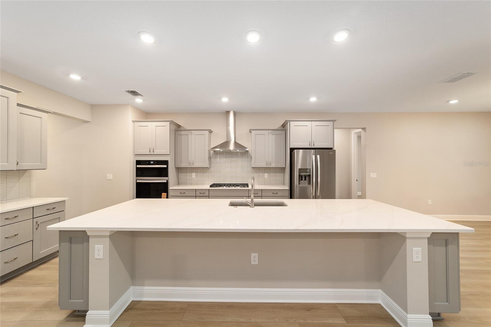 Image 18 of 47 For 10277 105th Court