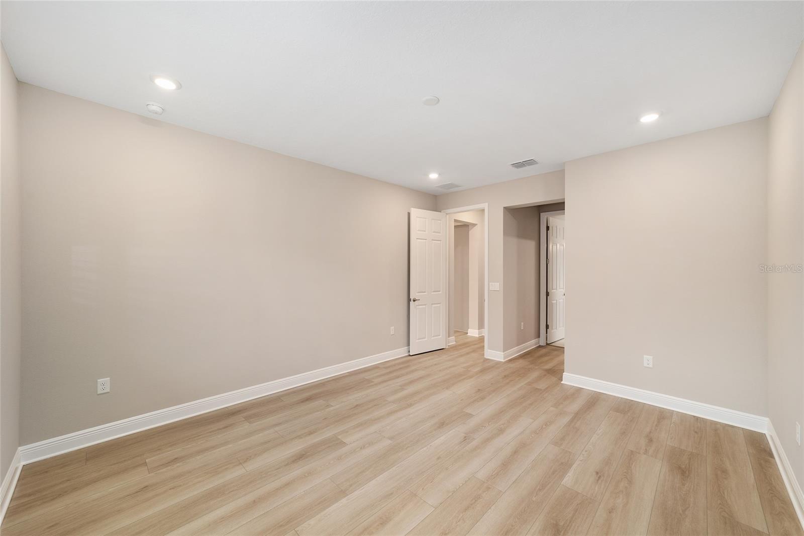 Image 23 of 47 For 10277 105th Court