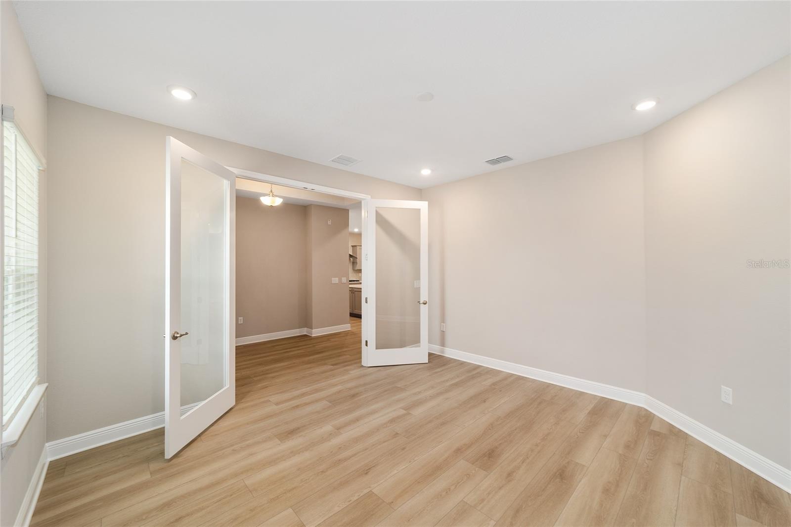 Image 34 of 47 For 10277 105th Court