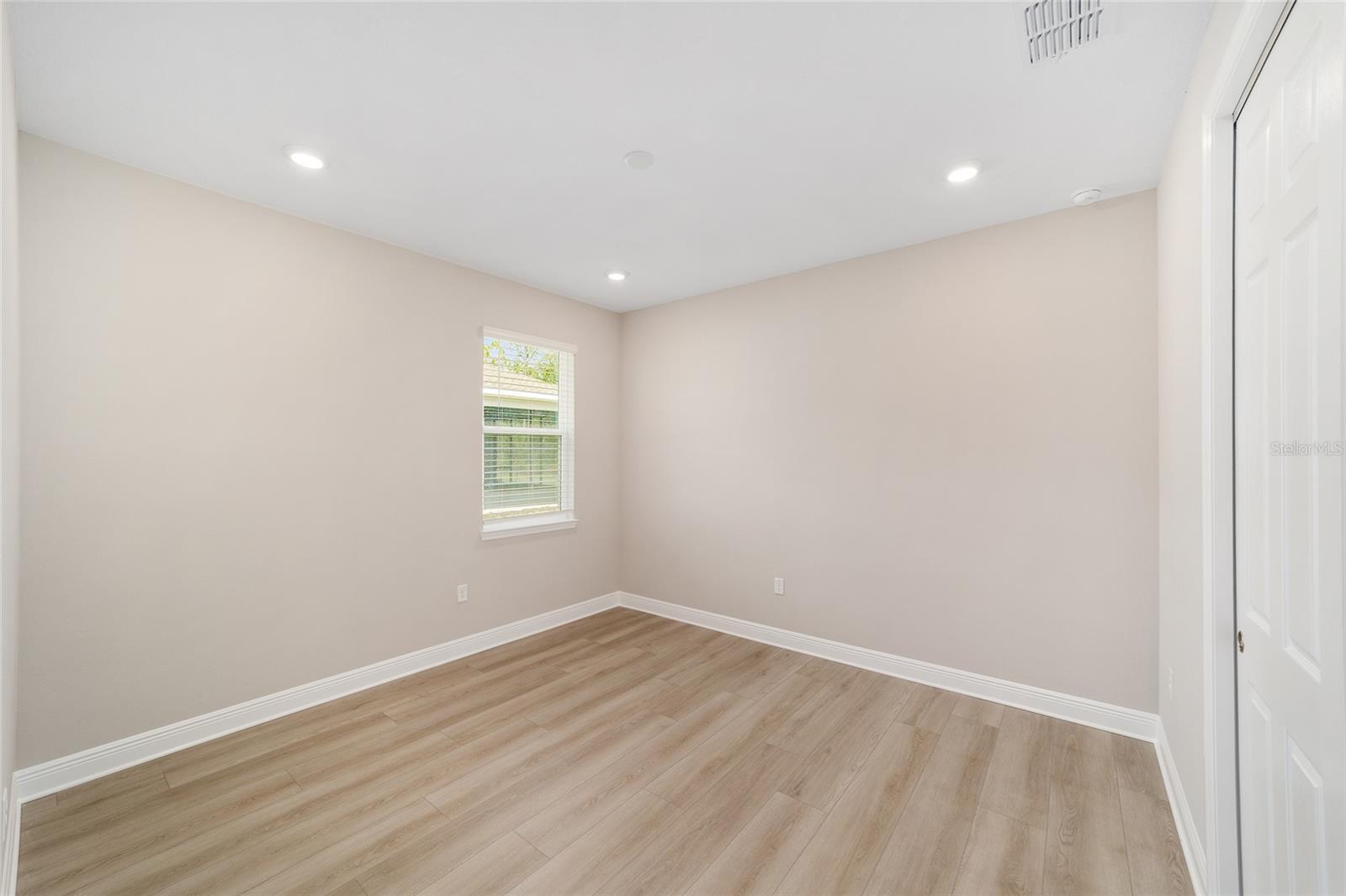 Image 35 of 47 For 10277 105th Court