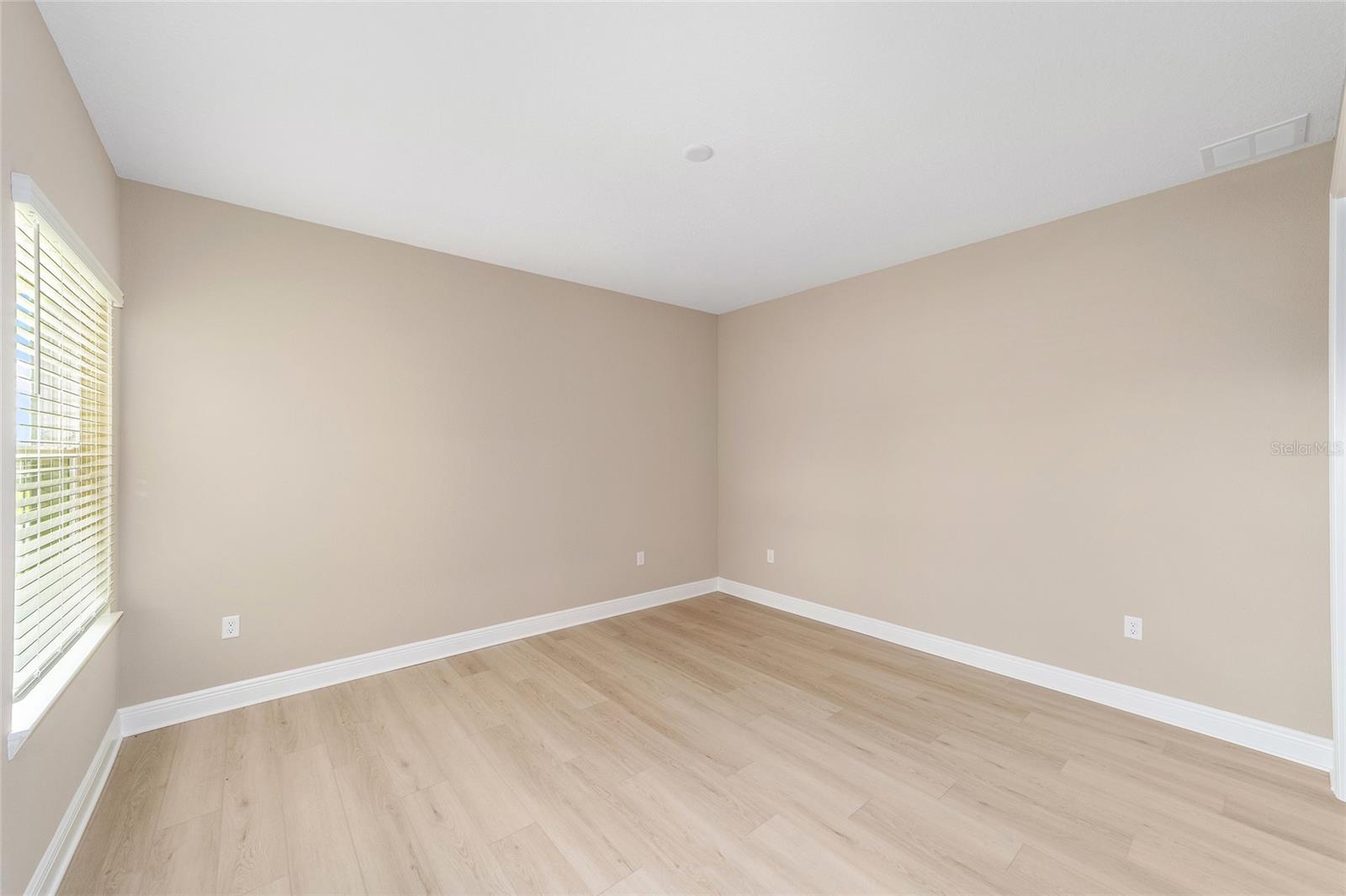 Image 31 of 46 For 10309 105th Court
