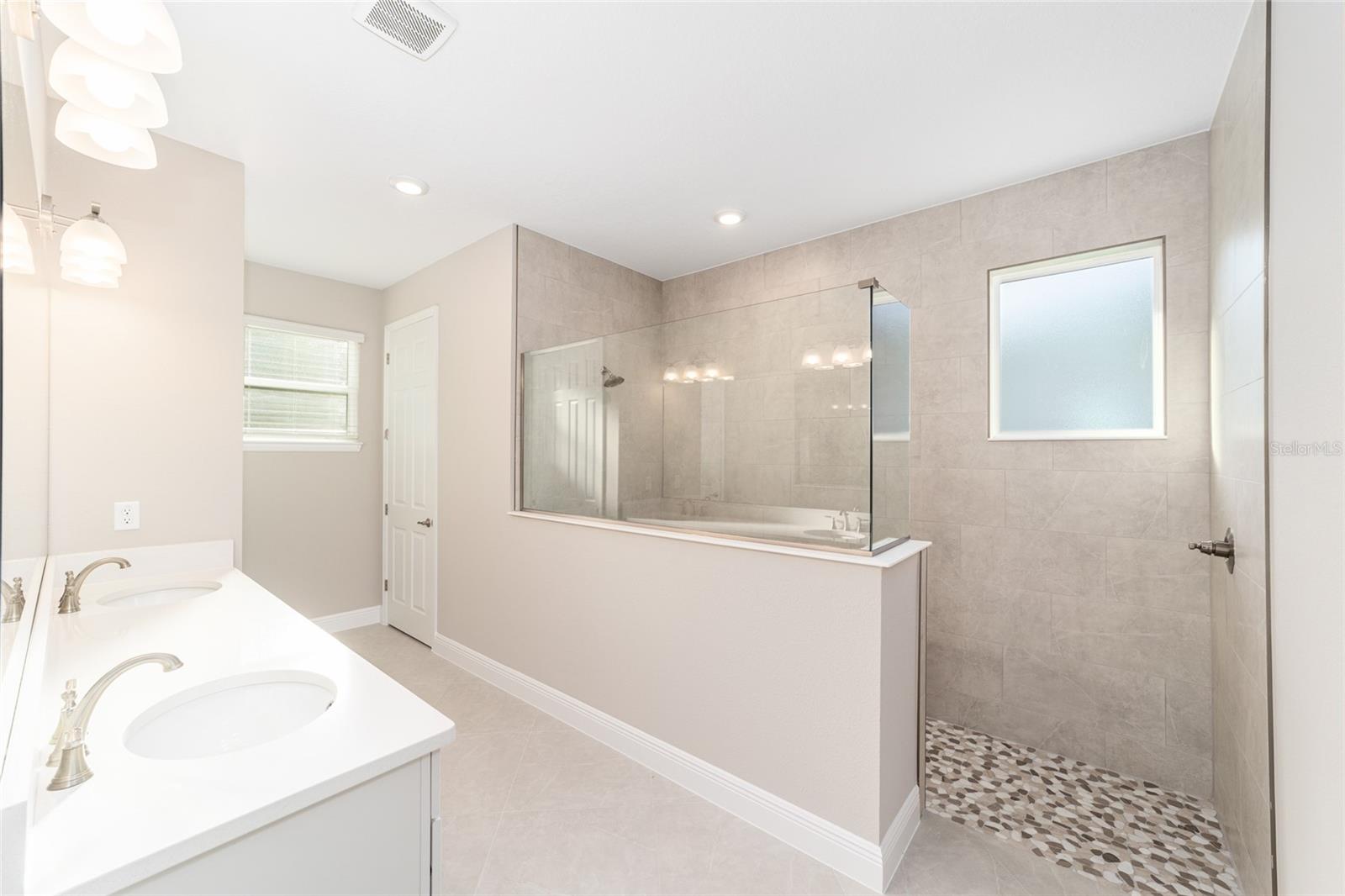 Image 27 of 47 For 10373 105th Court