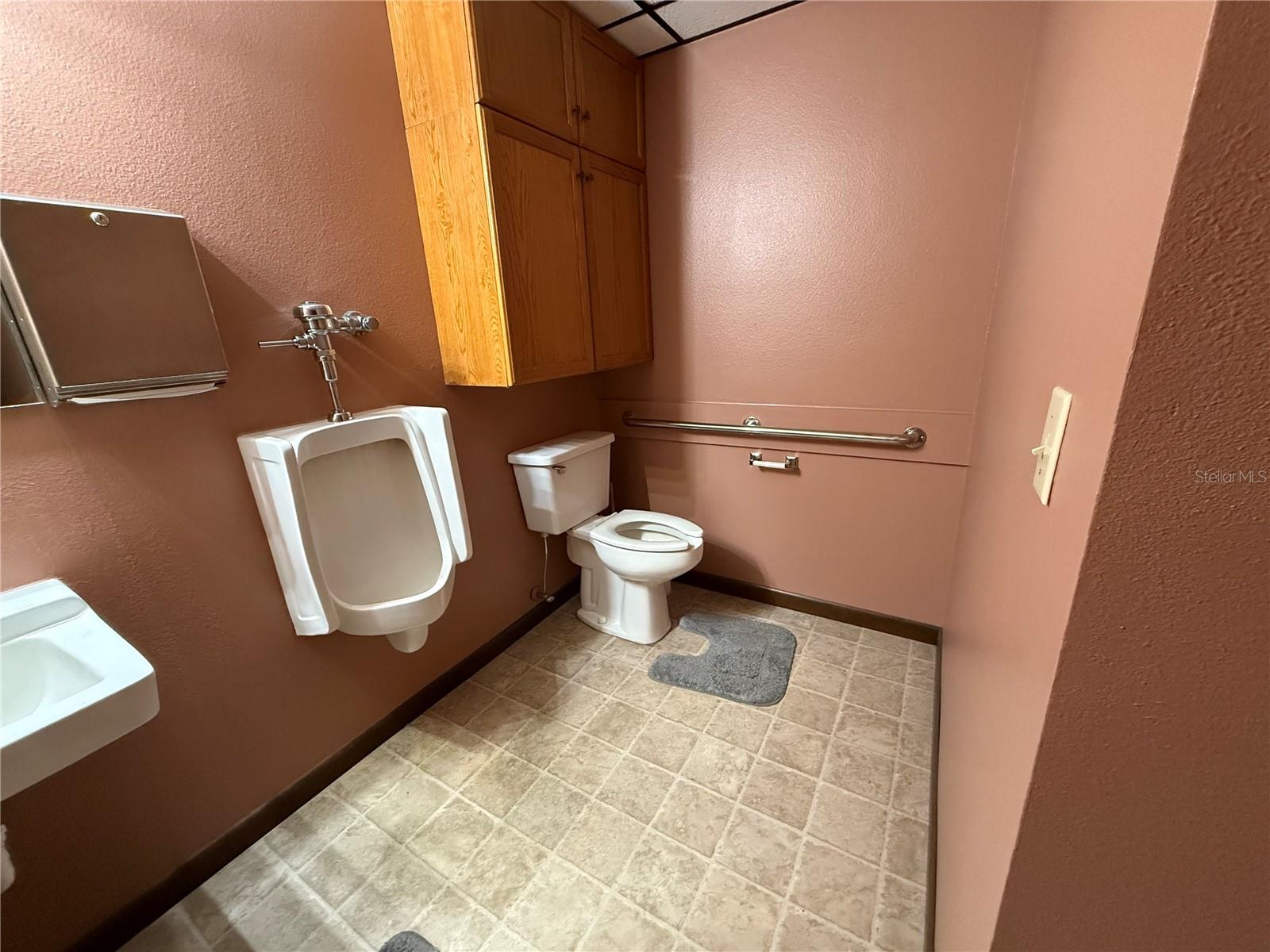 Image 11 of 11 For 814 Silver Springs Boulevard A