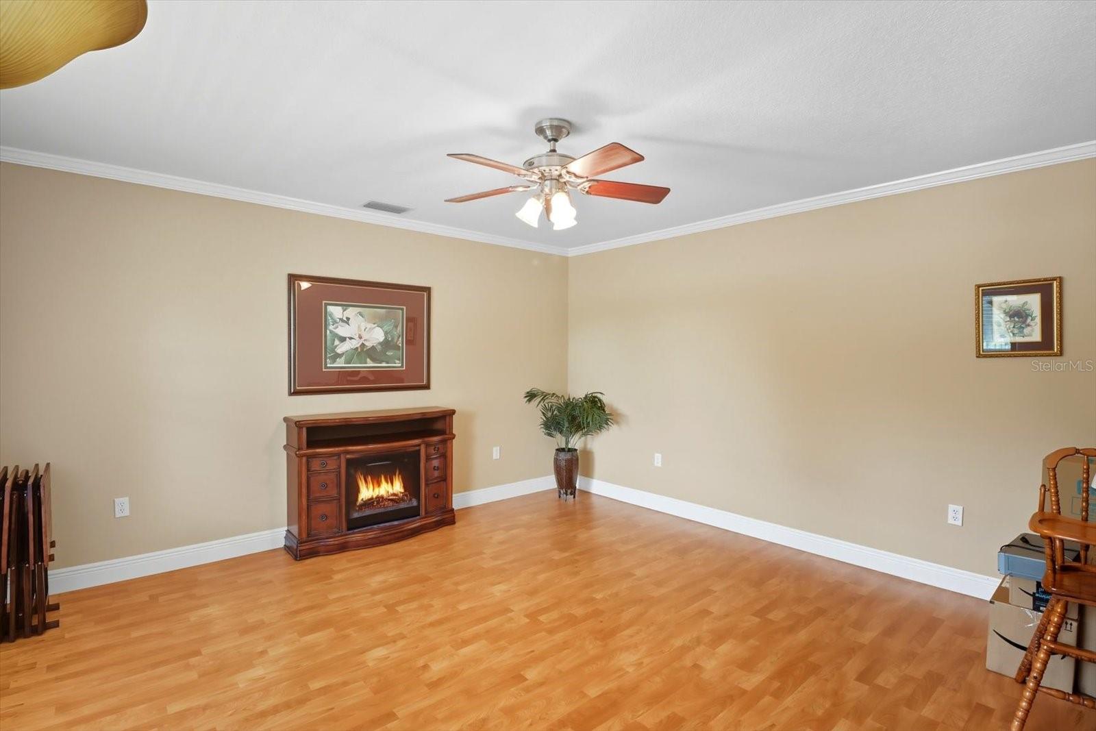 Image 20 of 67 For 9897 160 Avenue
