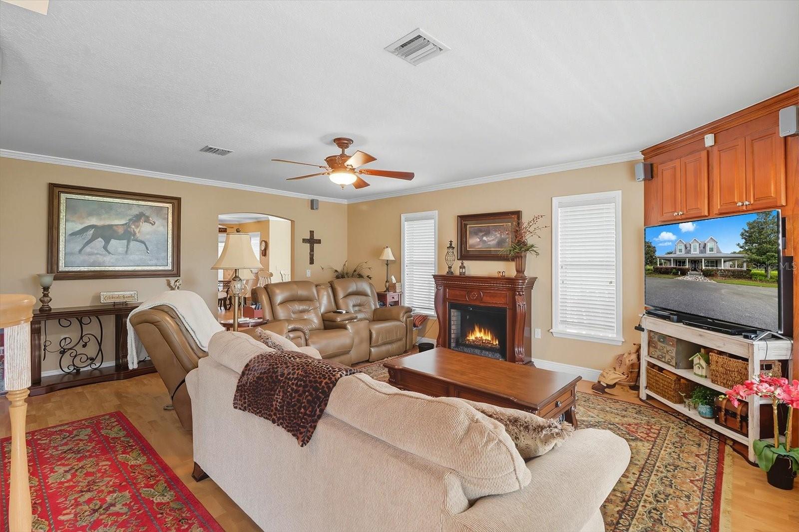 Image 22 of 67 For 9897 160 Avenue