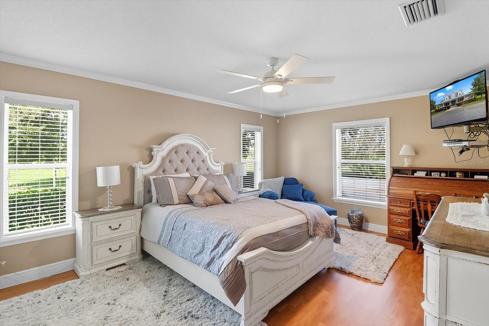 Image 36 of 67 For 9897 160 Avenue