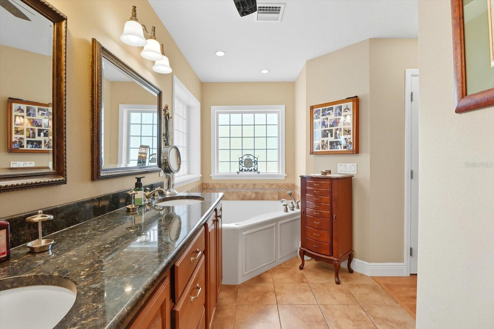 Image 39 of 67 For 9897 160 Avenue