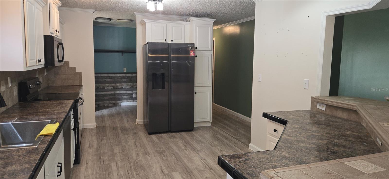 Listing photo id 12 for 2476 Wright Point