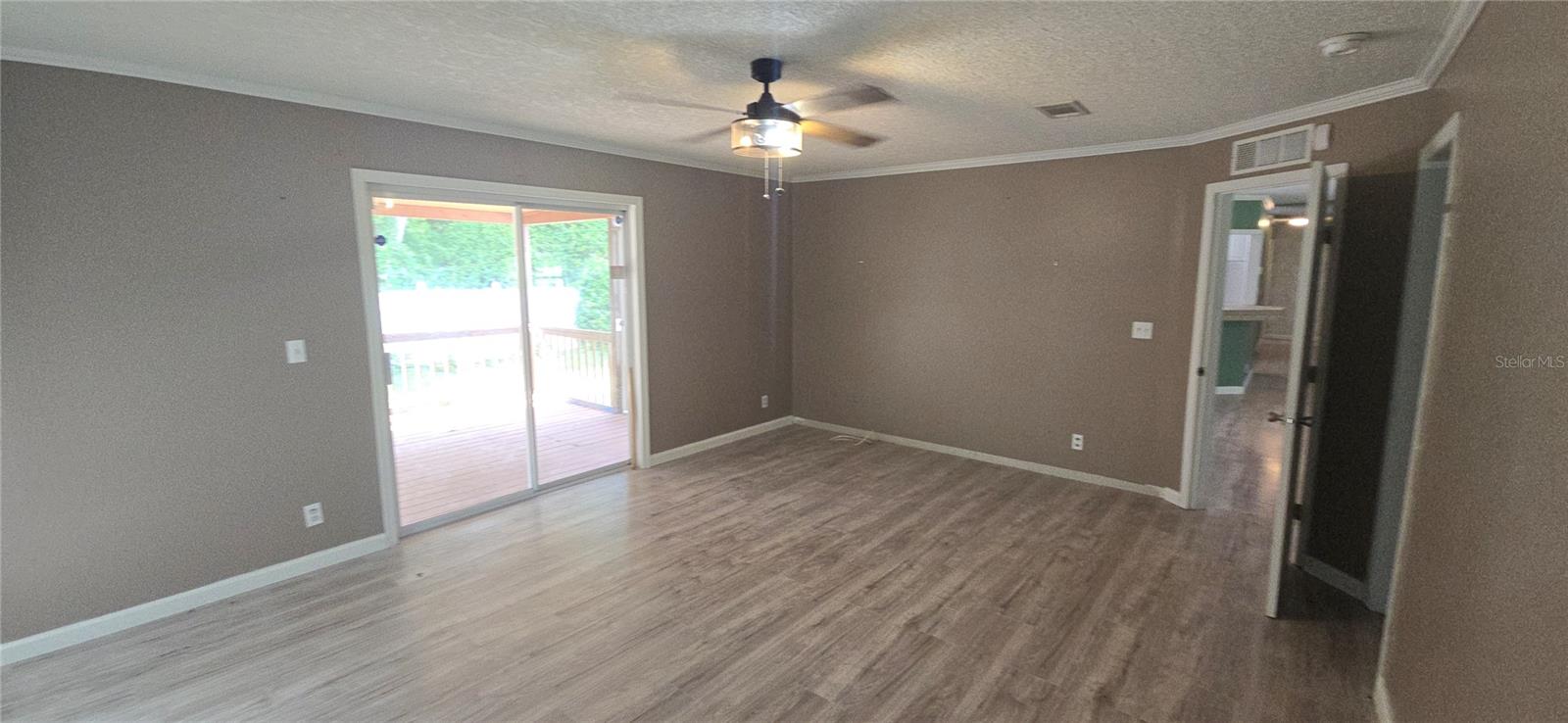 Listing photo id 23 for 2476 Wright Point