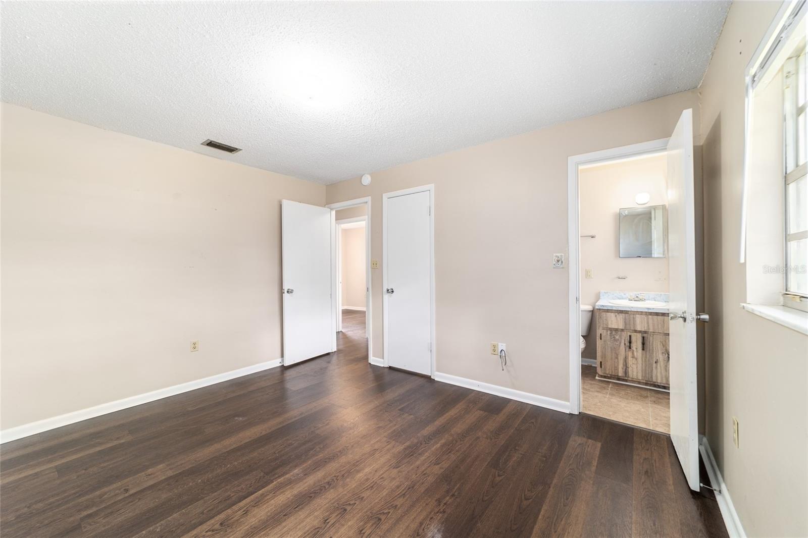 Image 21 of 43 For 1819 22nd Street