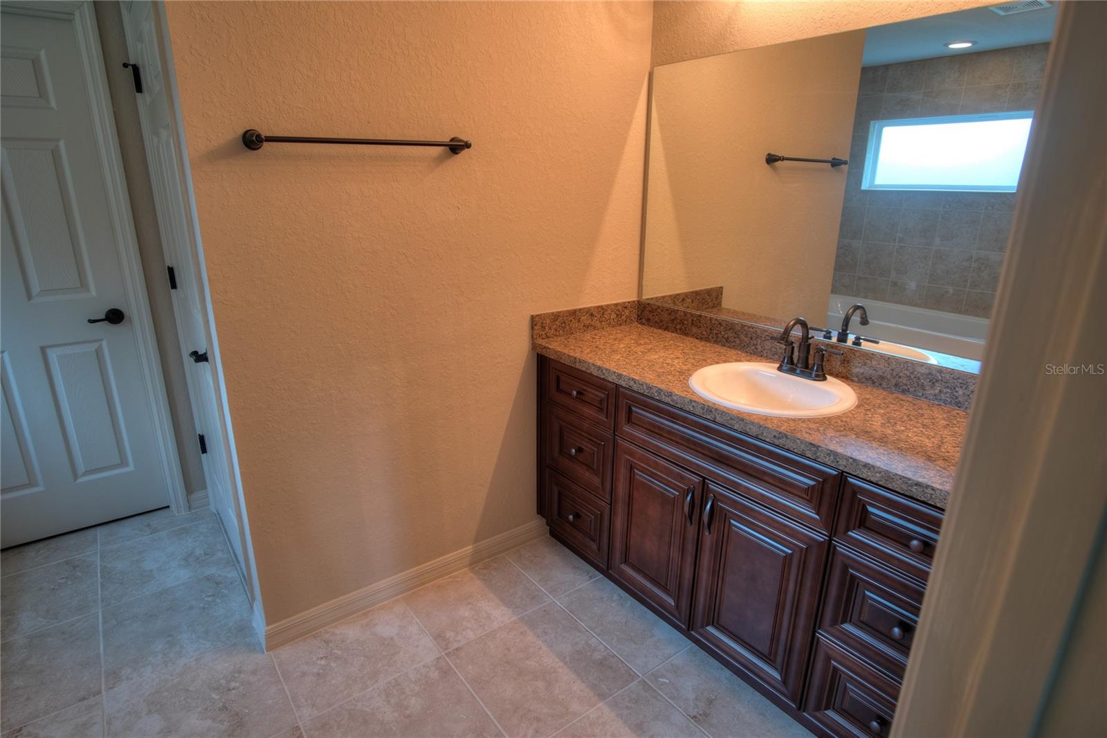 Image 7 of 20 For 16773 18th Avenue Road